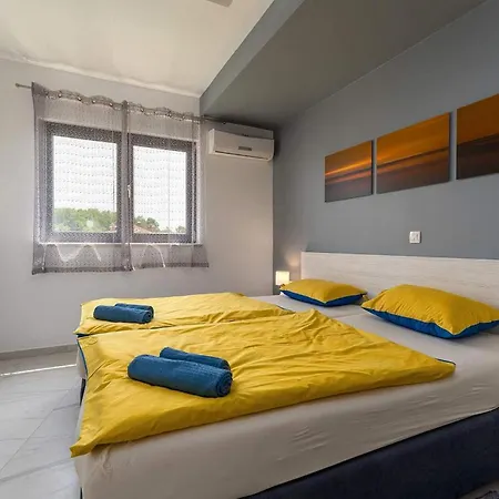 Holiday home Papillon *